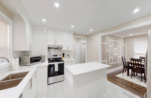 Clanton Park House | Spacious 5 Bedroom/3 Bath Homen