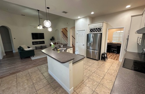 Palmetto House | Spacious 5-bedroom 3 full Bath house on large lot & cul-de-sac close to beaches