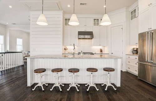 Galveston House | Spacious 5 Bedroom - 4.5 Baths Near the Beach w/Elevator