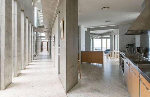 South Coogee Villa | Spacious 5-bedroom villa in fabulous South Coogee with fitness room