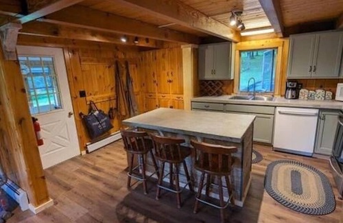 Chester Cabin | Spacious 5-bedroom cabin in charming Chester