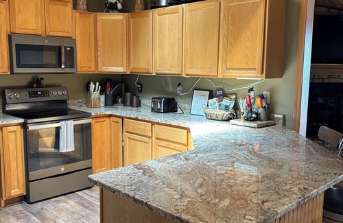 Necedah House | Spacious 5 Bedroom Castle Rock Lake Front Home
