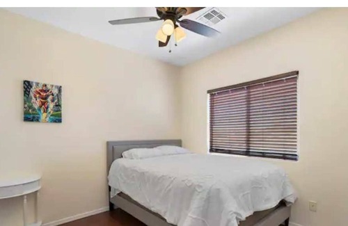 Rovey Farm Estates House | Spacious 5 Bedroom close to Westgate!