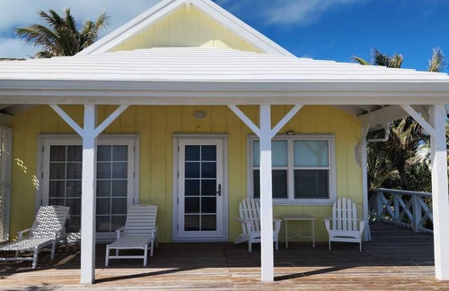 Hope Town Cottage | Spacious 5-bedroom cottage in charming Hope Town on the Atlantic Ocean