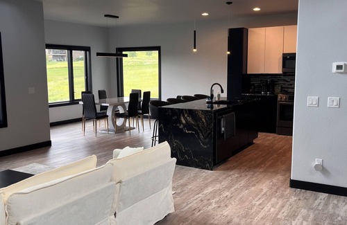 Spearfish House | Spacious 5-bedroom golf course house, exit 17 10 minutes to Deadwood or Sturgis