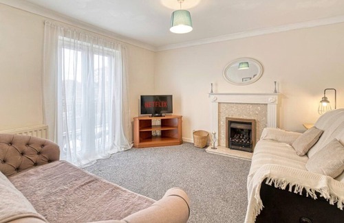 Pontrilas House | Spacious 5 Bedroom House