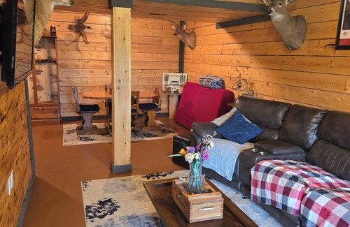 Bellefonte House | Spacious 5-bedroom house in delightful Bellefonte with AC, WiFi