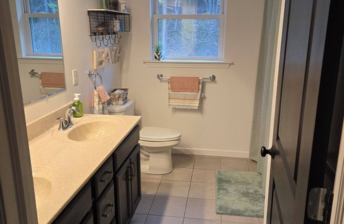 Bellefonte House | Spacious 5-bedroom house in delightful Bellefonte with AC, WiFi