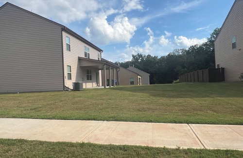 Lithonia House | Spacious 5-bedroom house in lovely Stonecrest with AC