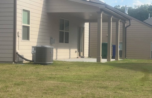 Lithonia House | Spacious 5-bedroom house in lovely Stonecrest with AC