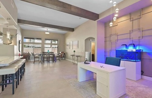 Las Vegas House | Spacious 5-bedroom house in amazing Las Vegas with fitness room, WiFi
