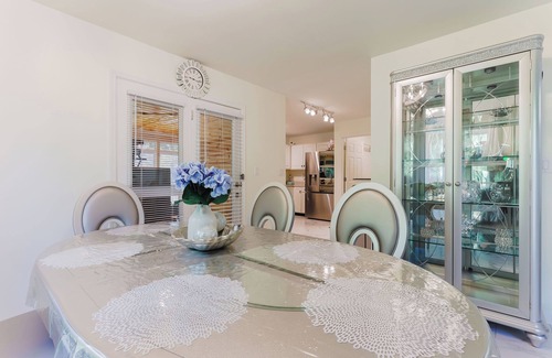 Lexington House | Spacious 5-bedroom house with fitness room in charming Lexington