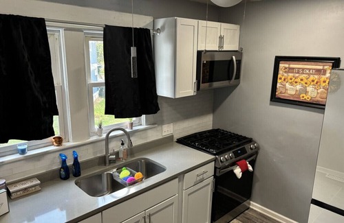 Highland Square House | Spacious 5-Bedroom Home in Highland Square Akron