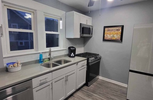 Highland Square House | Spacious 5-Bedroom Home in Highland Square Akron