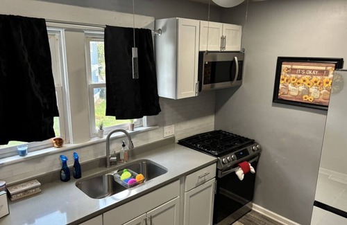 Highland Square House | Spacious 5-Bedroom Home in Highland Square Akron