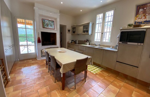 Venelles House | Spacious 5-bedroom house with AC and WiFi in brilliant Aix en Provence
