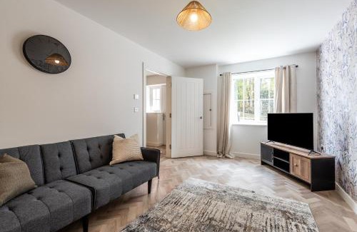 Newark upon Trent House | Spacious 5-Bedroom House in Nottingham