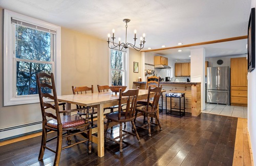 Bridgton House | Spacious 5-bedroom house in charming Bridgton - Great Lakes and Ski Location