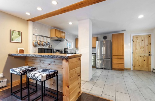 Bridgton House | Spacious 5-bedroom house in charming Bridgton - Great Lakes and Ski Location