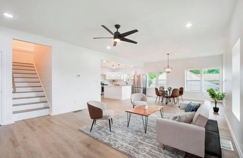 Sylvan Hills House | Spacious 5-bedroom house with AC, WiFi in enjoyable Atlanta