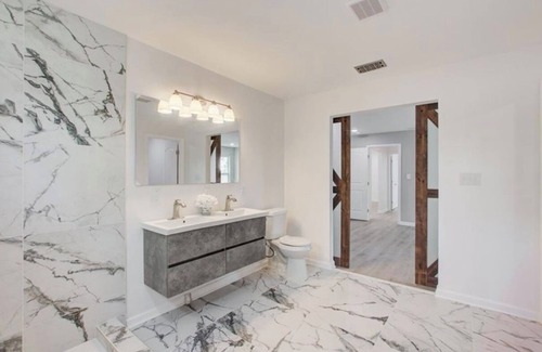 Sylvan Hills House | Spacious 5-bedroom house with AC, WiFi in enjoyable Atlanta