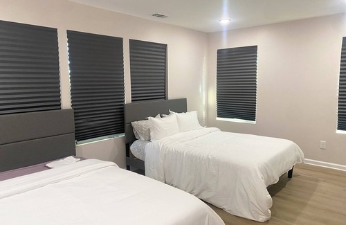 Sylvan Hills House | Spacious 5-bedroom house with AC, WiFi in enjoyable Atlanta