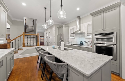 Pittsburgh House | Spacious 5-bedroom house with WiFi, AC in delightful InTown Atlanta.