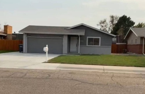 Greeley House | Spacious 5-bedroom house in marvelous Greeley with AC, WiFi
