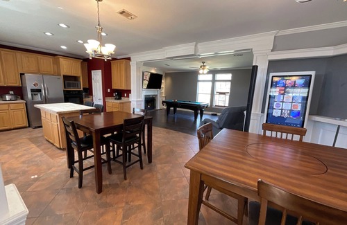 Jean Lafitte House | Spacious 5-bedroom house with WiFi, AC in charming Lafitte