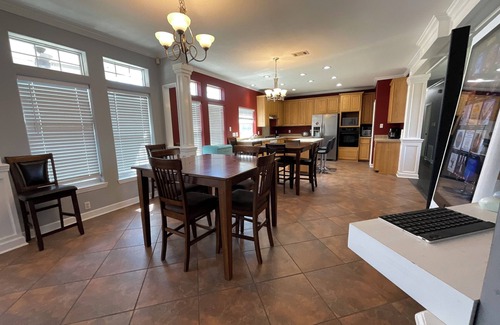 Jean Lafitte House | Spacious 5-bedroom house with WiFi, AC in charming Lafitte