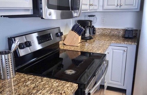 Cordova House | Spacious 5-bedroom house in awesome Memphis with WiFi, AC