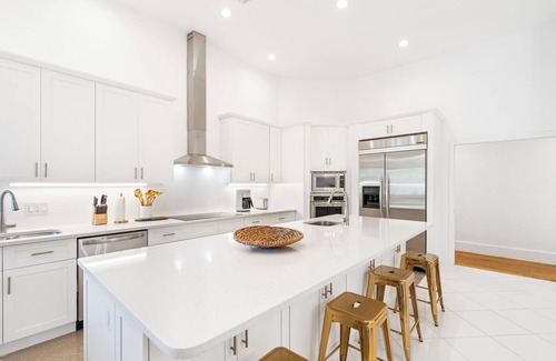 Sanibel House | Spacious 5-bedroom house, walking distance to private beach in charming Sanibel