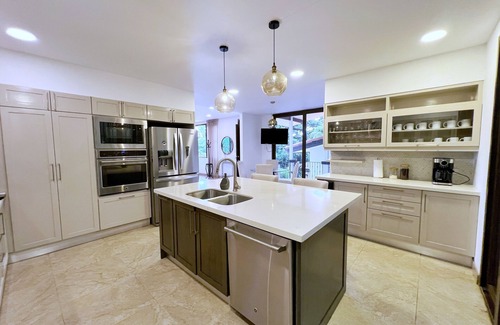 San Antonio House | Spacious 5-bedroom house with, Pool, Gym, Sauna, and Large Yard in Escazu