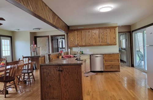 Carlow/Mayo House | Spacious 5-bedroom house in charming Mayo with WiFi, AC