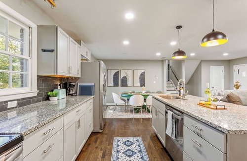 Tucker House | Spacious 5-bedroom House minutes from Downtown Tucker