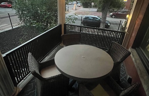 Capitol Hill House | Spacious 5-bedroom Mansion in Downtown Denver area with AC, fitness room, WiFi