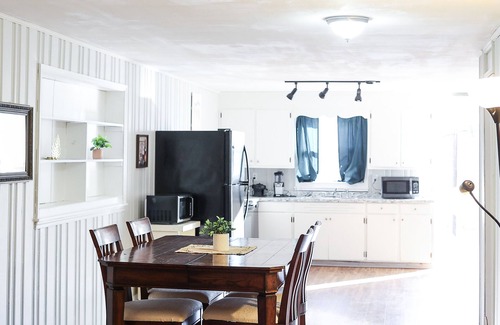 Candler House | Spacious 5-bedroom property w/ pickleball, basketball, hot tub, mtn views