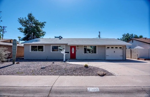 New Papago Parkway House | Spacious 5 Bedroom Scottsdale Residence