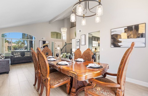 Pumpkin Center House | Spacious 5-bedroom house in delightful Bakersfield with AC, WiFi, Pet Friendly