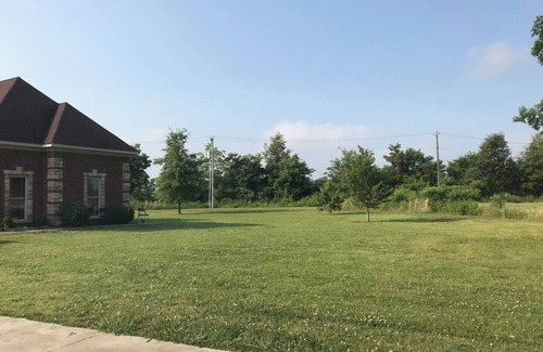 Blytheville House | Spacious 5-bedroom house in lovely Blytheville with WiFi, fitness room