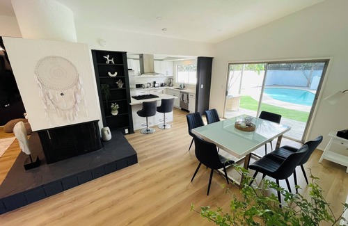 Reseda House | Spacious 5-bedroom house in marvelous Los Angeles with WiFi, AC