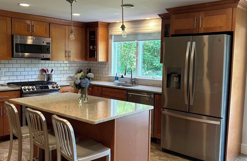 Mattapoisett House | Spacious 5-bedroom family vacation house in welcoming Mattapoisett.