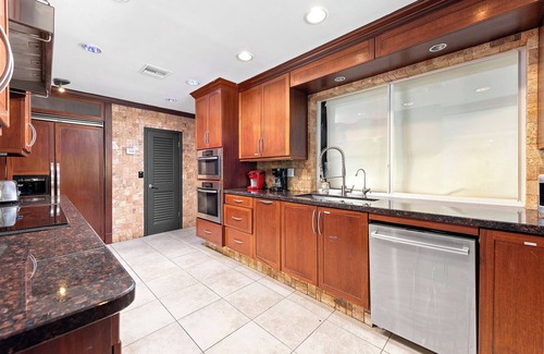 North Bay Village Villa | Spacious 5-bedroom villa in beautiful Miami Beach with WiFi, AC