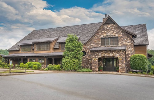 Mill Spring House | Spacious 5-bedroom Home on Golf Course in Mill Spring, NC