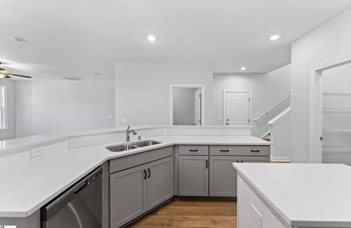 Simpsonville House | Spacious 5-bedroom house in charming Simpsonville with AC, WiFi