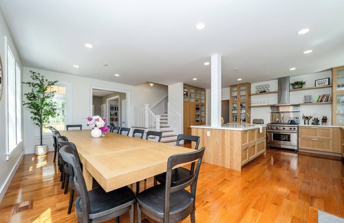 Miami Park House | Spacious 5 bedroom home with hot tub - heated pool, great golf nearby, & more!