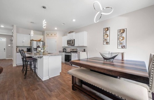 Summerville House | Spacious 5-bedroom house in welcoming Summerville with WiFi, AC