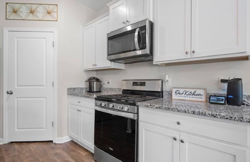 Summerville House | Spacious 5-bedroom house in welcoming Summerville with WiFi, AC