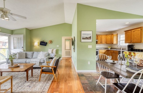 Weaverville House | Spacious 5-bedroom house w Mountain Views!