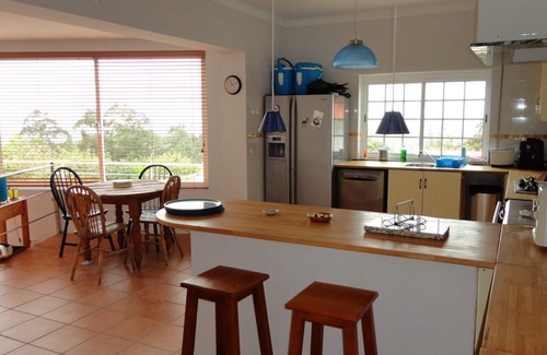 Alcobaca Villa | Spacious 5 Bedroom villa. Heated indoor pool. Unlimited WiFi. Cable TV.